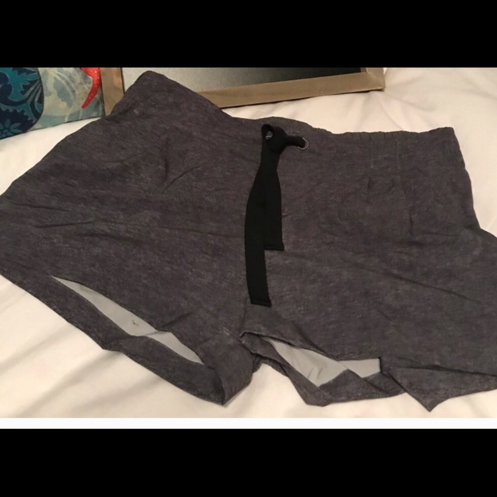 Lululemon gray shorts
